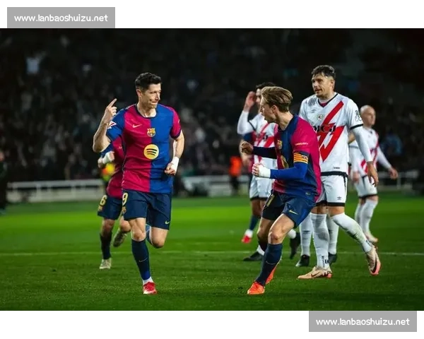 西甲第 10 轮半场：巴列卡诺 0-0 阿拉维斯 攻防拉锯难破局